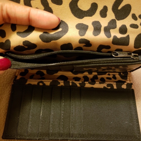 Jessica Simpson Print Wallet - Picture 4 of 5
